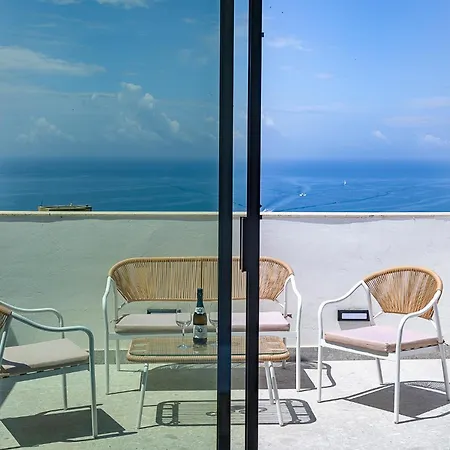 Pansiyon Castel Perollo By Biddizzi Rari - Blu, Rosa E - In Centro Storico Di Sciacca