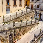 Castel Perollo By Biddizzi Rari - Blu, Rosa E - In Centro Storico Di Accommodatie bij particulieren *