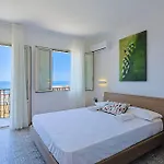 Accommodatie bij particulieren Castel Perollo By Biddizzi Rari - Blu, Rosa E - In Centro Storico Di *