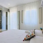 Castel Perollo By Biddizzi Rari - Blu, Rosa E - In Centro Storico Di Accommodatie bij particulieren *