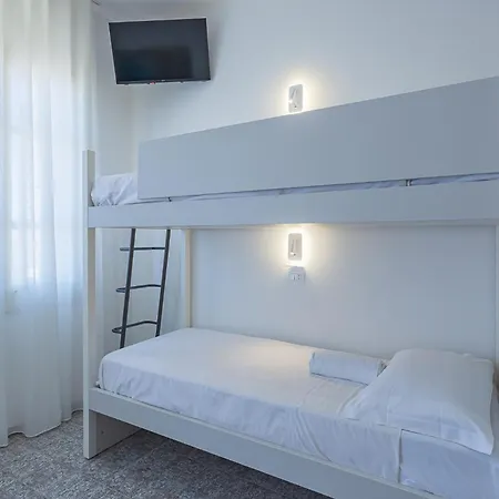 Δωμάτια σε οικογενειακή κατοικία Castel Perollo