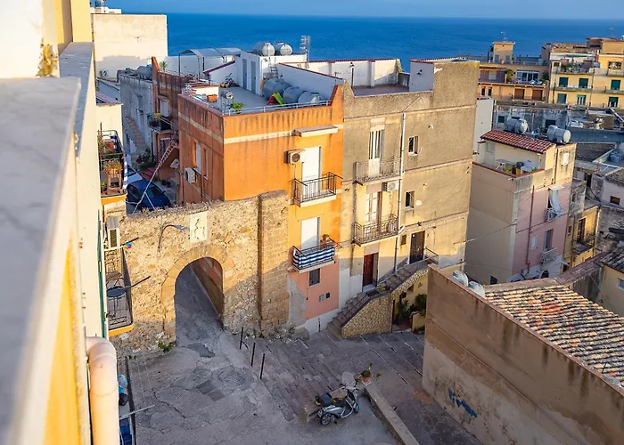 Castel Perollo By Biddizzi Rari - Blu, Rosa E - In Centro Storico Di Kwatera prywatna Sciacca