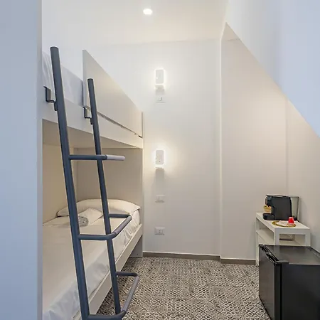 Castel Perollo By Biddizzi Rari - Blu, Rosa E - In Centro Storico Di בית אירוח