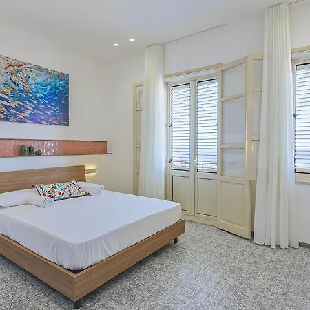 Castel Perollo By Biddizzi Rari - Blu, Rosa E - In Centro Storico Di שאקה