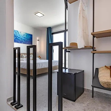 Castel Perollo By Biddizzi Rari - Blu, Rosa E - In Centro Storico Di בית אירוח שאקה