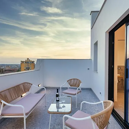 Castel Perollo By Biddizzi Rari - Blu, Rosa E - In Centro Storico Di בית אירוח *